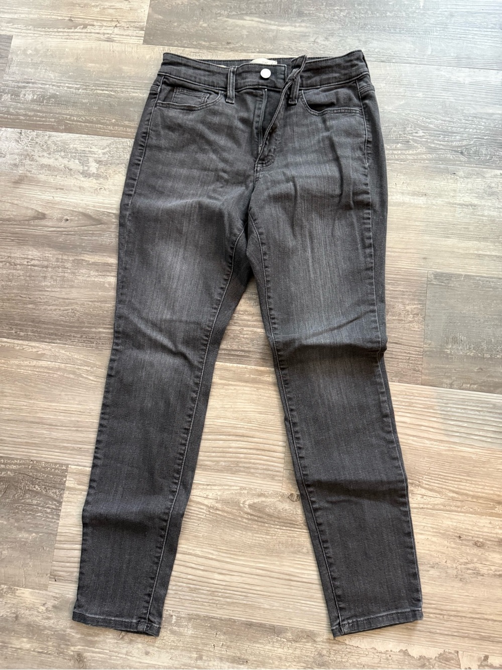 Universal thread dark gray high‎ rise skinny jeans. 4/27